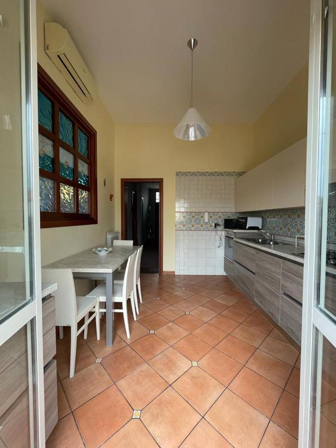 La Ferrovia Holiday Home Napoli Exterior foto