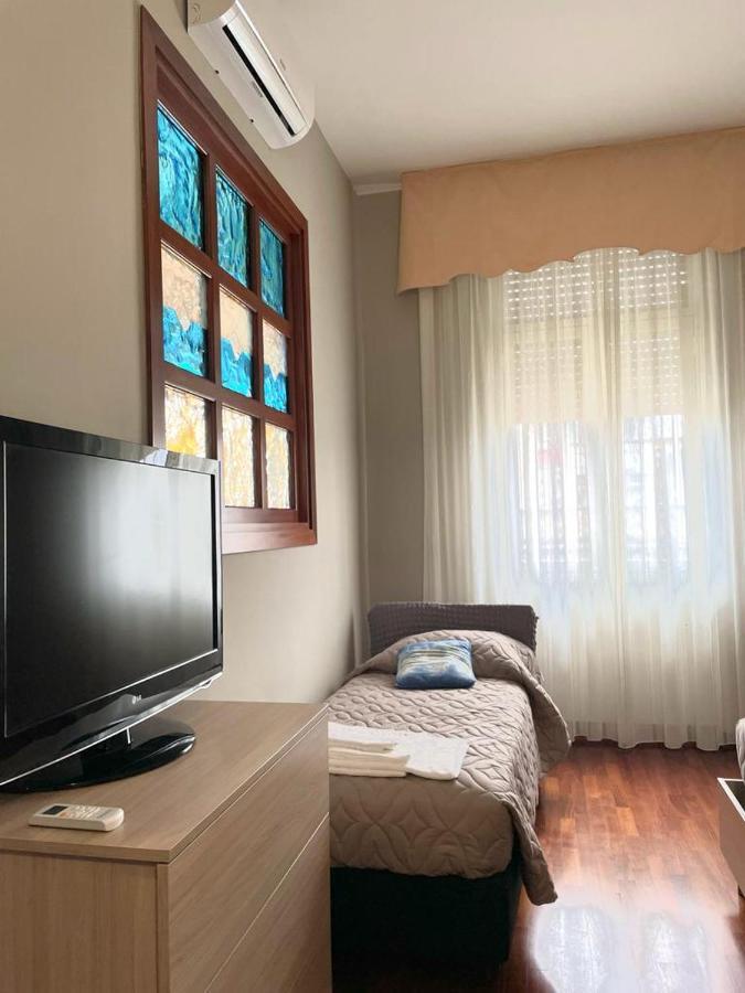 La Ferrovia Holiday Home Napoli Exterior foto